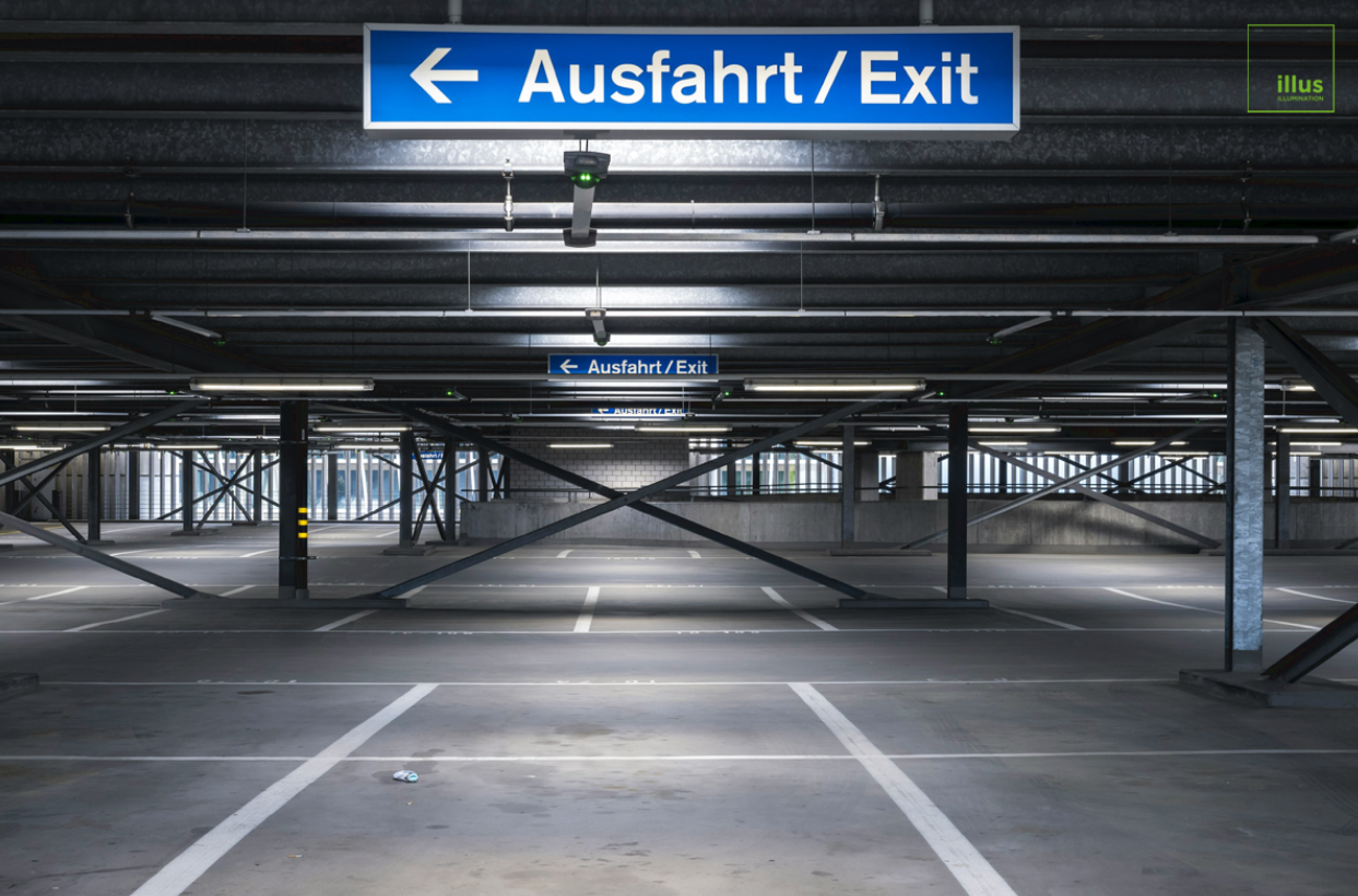 Application-of-LED-Waterproof-Batten-Light-in-Parking-Lot